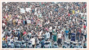 ৩ জুলাই : কোটাবিরোধী বিক্ষোভে উত্তাল শিক্ষাঙ্গন, বিভিন্ন স্থানে সড়ক ও রেলপথ অবরোধ