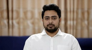 ব্লকেড সরিয়ে রাস্তার একপাশে অবস্থানের আহ্বান নাহিদের