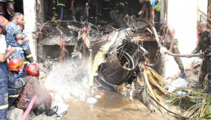 উত্তরায় বিমান বাহিনীর প্রশিক্ষণ বিমান বিধ্বস্ত : নিহত বেড়ে ২০, আহত ১৭১