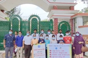 ভোলায় এইচএসসি পরীক্ষার্থীদের মধ্যে স্বাস্থ্য সচেতনতার জন্য মাস্ক বিতরণ