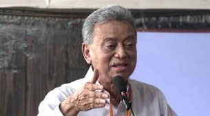 দেশের বিনিয়োগকারীরা নির্বাচিত সরকারের অপেক্ষায়: আমীর খসরু