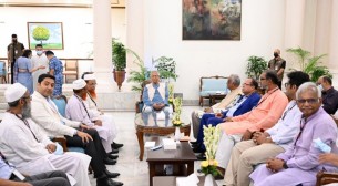 আরও ১৪ রাজনৈতিক দলের সঙ্গে বৈঠকে প্রধান উপদেষ্টা