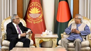 প্রধান উপদেষ্টার সঙ্গে পাকিস্তানের উপ-প্রধানমন্ত্রীর সাক্ষাৎ