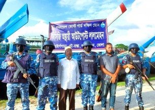 ভোলায় ৭ টি অবৈধ ট্রলিং বোটসহ সাড়ে ৭২ লক্ষ টাকা মূল্যের জাল ও সামুদ্রিক মাছ জব্দ