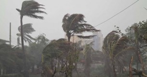 সন্ধ্যার মধ্যে ৪ জেলায় ৬০ কিলোমিটার বেগে ঝড় হতে পারে