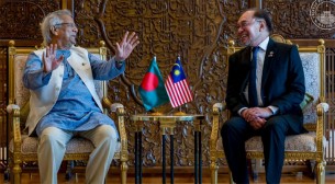 ড. ইউনূসের সফর দুই দেশের সহযোগিতার নতুন অধ্যায় খুলে দেবে: আনোয়ার ইব্রাহীম