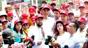 শহীদ মিনার আমাদের প্রতিরোধ ও বিজয়ের প্রতীক : মাহফুজ আলম