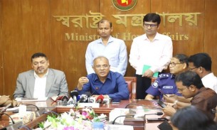 অস্ত্র উদ্ধারে তথ্যদাতাকে নগদ অর্থ পুরস্কার দেয়া হবে : স্বরাষ্ট্র উপদেষ্টা