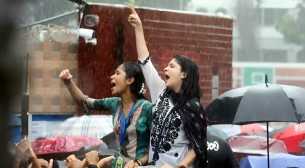 প্রতিবাদী সেই শিক্ষার্থীকে সপরিবারে গায়েব করার হুমকি দেওয়া হয়