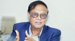 বিভিন্ন কারণে ক্ষতিগ্রস্ত ব্যবসায়ীদের ঋণ পুনর্গঠনে কাজ চলছে: গভর্নর