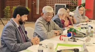 দেশের আর্থিক খাত অতিমাত্রায় ব্যাংক ঋণ নির্ভর: অর্থ উপদেষ্টা