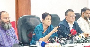 ৫৪ বছরের বাংলাদেশকে দেড় বছরের মুখোমুখি করবেন না: রিজওয়ানা