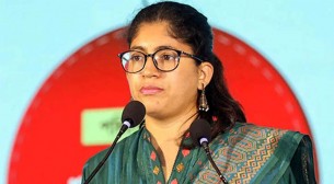 হঠাৎ ‘লক’ হয়ে গেল উমামা ফাতেমার ফেসবুক আইডি