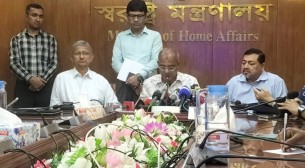 অসুরের মুখে দাড়ির চক্রান্তের পেছনে ফ্যাসিস্ট দোসরদের মদদ রয়েছে: স্বরাষ্ট্র উপদেষ্টা