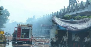 শাহজালাল বিমানবন্দরের কার্গো ভিলেজ থেকে এখনো ধোঁয়া বের হচ্ছে