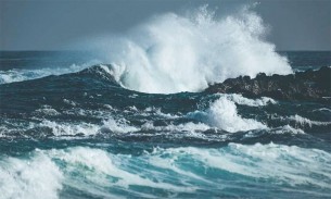 রাতে অন্ধ্রপ্রদেশ অতিক্রম করতে পারে ঘূর্ণিঝড় ‘মোন্থা’