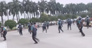 পুলিশের লাঠিচার্জ: সংসদ ভবন ছাড়লেন জুলাই যোদ্ধারা