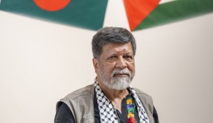 দেশে ফিরেছেন আলোকচিত্রী শহিদুল আলম