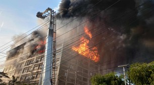 চট্টগ্রাম ইপিজেডে কারখানায় ভয়াবহ আগুন