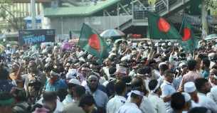 অবরুদ্ধ শাহবাগ, রাজপথেই সমাধান চান শিক্ষকরা