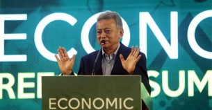 আমলাতন্ত্রের সঙ্গে সংঘাত নয়, আমলাদের কাজ কমিয়ে দেওয়া হবে :  আমীর খসরু