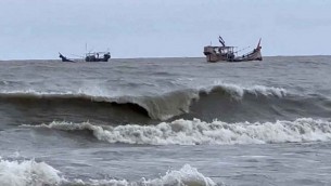 ৪৮ ঘণ্টার মধ্যে লঘুচাপের শঙ্কা, ৫ বিভাগে ভারী বৃষ্টির আভাস