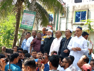 ভোলা-১ আসনের বিএনপি মনোনীত প্রার্থী আলমগীরের পক্ষে লিফলেট বিতরণ