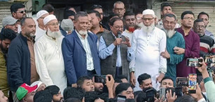 ভোলায় আলমগীরের পথসভা: উন্নয়নের অঙ্গীকারে কর্মী সমর্থকদের ঢল