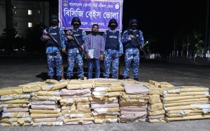 ভোলায় বিপুল পরিমান নিষিদ্ধ পলিথিন জব্দ