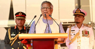 নির্বাচনে সশস্ত্র বাহিনীকে দক্ষতার সঙ্গে দায়িত্ব পালনের আহ্বান :  প্রধান উপদেষ্টা