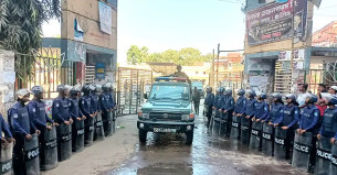 এক মাঠে বিএনপি চেয়ারপারসনের দুই উপদেষ্টার আয়োজন, প্রশাসনের তালা