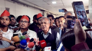 হাদির হত্যাচেষ্টাকারীদের সম্পর্কে এখনই সব বলা যাবে না: স্বরাষ্ট্র উপদেষ্টা