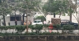 বাসা থেকে এভারকেয়ারে যাচ্ছেন জুবাইদা ও জাইমা রহমান