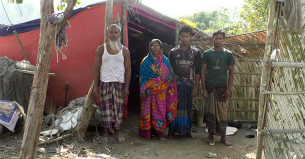 ভোলার ঢালচরের ভূমিহীনদের মানবেতর জীবনযাপন