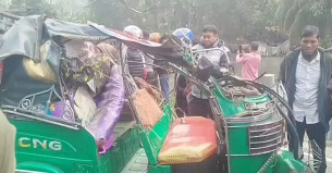 ভোলার বোরহানউদ্দিনে মর্মান্তিক সড়ক দুর্ঘটনা ট্রাকচাপায় প্রাণ গেল ৩ যাত্রীর