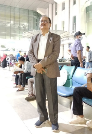 সাবেক প্রধানমন্ত্রী বেগম খালেদা জিয়াকে হাসপাতালে দেখতে গেলেন গোলাম নবী আলমগীর