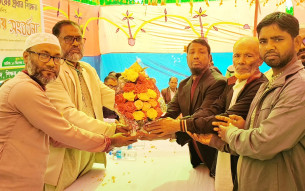 লালমোহনে প্রধান শিক্ষককে অবসরজনিত বিদায় সংবর্ধনা