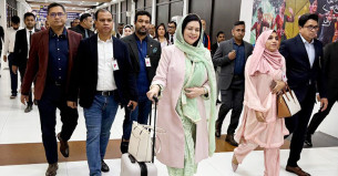 লন্ডনের উদ্দেশে ঢাকা ত্যাগ করলেন জুবাইদা রহমান