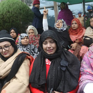 খালেদা জিয়ার মৃত্যু: কাঁদছে বাংলাদেশ