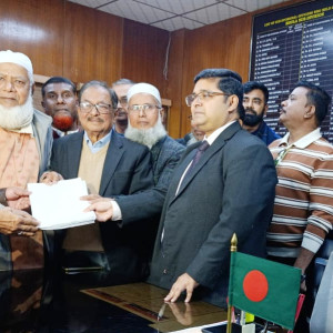 ভোলা-১ আসনে বিএনপি প্রার্থী গোলাম নবী আলমগীরের মনোনয়নপত্র দাখিল