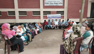 নিয়োগ বিধি বাস্তবায়নের দাবিতে লালমোহনে পরিবার পরিকল্পনা মাঠকর্মীদের কর্মবিরতি