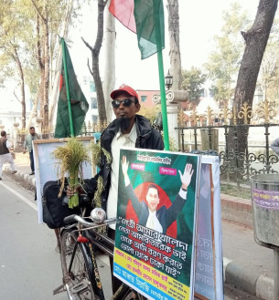 তারেক রহমানকে দেখতে ভোলা থেকে সাইকেল চালিয়ে ঢাকার গেলেন আব্বাস