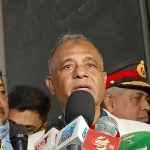 নির্বাচনকে টার্গেট করে অবৈধ অস্ত্র ঢুকছে: স্বরাষ্ট্র উপদেষ্টা