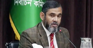 এবারের নির্বাচনটা হবে লাইনচ্যুত ট্রেনকে ফের লাইনে তোলা :  ইসি সানাউল্লাহ