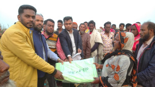 ভোলায় ১৫০ জন ভাসমান মানতা পরিবার নতুন কম্বল পেলেন