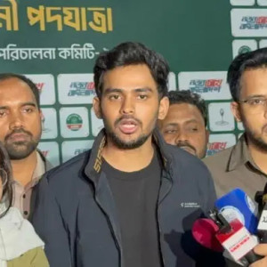 বিভিন্ন আসন থেকে লোক এনে মব করার চেষ্টা হচ্ছে: আসিফ মাহমুদ