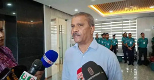 গণভোটে হ্যাঁ বা না-এর পক্ষে বলার অধিকার সবার আছে :  আসিফ নজরুল