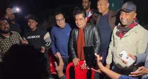 ভোলার গভীর রাতে মেঘনার পাড়ে তরুণদের সঙ্গে আন্দালিব রহমান পার্থ' উল্লাস