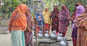 চরফ্যাশনে পানির স্তর নেমে যাওয়ায় সুপেয় পানির সঙ্কট