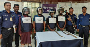 বোরহানউদ্দিনে ডাকাতি মামলার ৪ আসামী গ্রেপ্তার